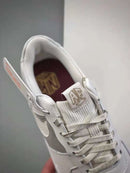 Nike Air Force 1 Pixel SE Branco e Prata