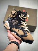 NIKE AIR JORDAN 6 RETRÔ