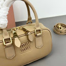 Bolsa Miu Miu - Bolsa mini com placa de logo