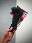 NIKE AIR JORDAN 6 RETRÔ