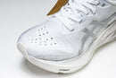 Tênis Asics Novablast 4 Platinum