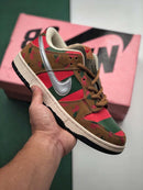 Nike Sureme x SB Dunk Low Elite