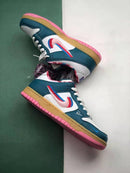 Nike SB Dunk Low Parra “Friends And Family”