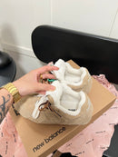 Tênis New Balance x Miu Miu