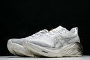 Tênis Asics Novablast 4 Platinum