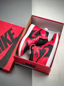 Nike Air Jordan 1 Mid Bred