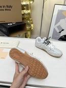 Tênis New Balance x Miu Miu