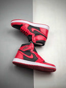 Nike Air Jordan 1 Mid Bred
