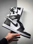 Air Jordan 1 Retro High OG Preto e Branco