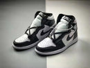Air Jordan 1 Retro High OG Preto e Branco