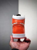 Nike Air Jordan 1 High OG Laranja