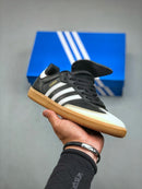 Tênis Adidas Samba Pharrell willians