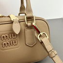 Bolsa Miu Miu - Bolsa mini com placa de logo