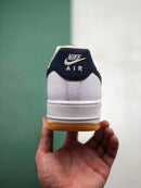 Nike Air Force 1 - Branco com Azul Escuro