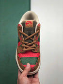 Nike Sureme x SB Dunk Low Elite