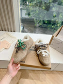 Tênis New Balance x Miu Miu