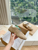 Tênis New Balance x Miu Miu