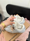 Tênis New Balance x Miu Miu