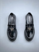 Tênis Prada triangular Loafer